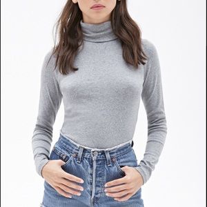 GREY FITTED TURTLENECK